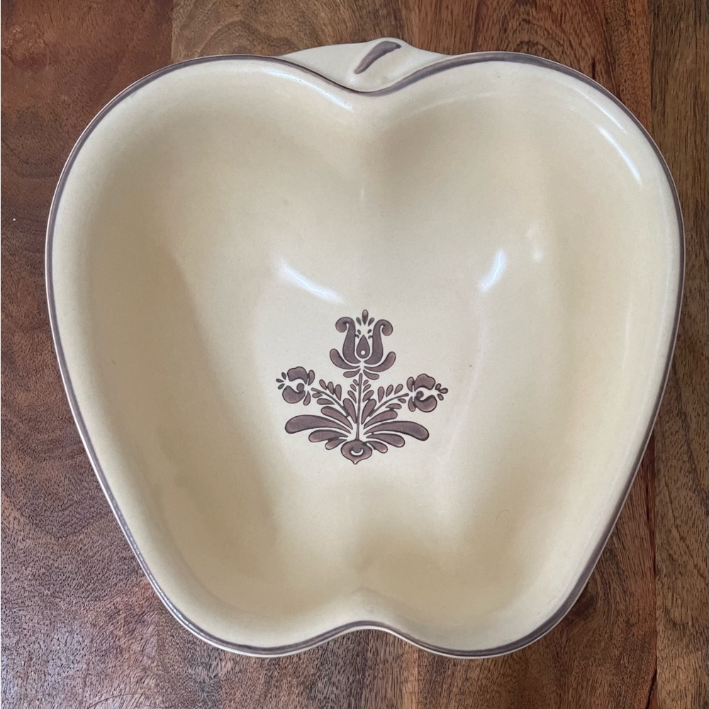 VTG, Pfaltzgraff Village, 10” Apple-Shaped Dish (1970s)